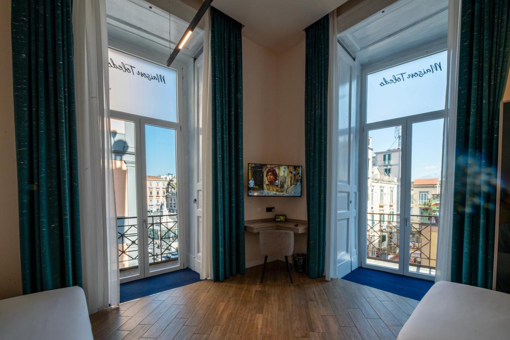 Maison Toledo Suites Неаполь Экстерьер фото