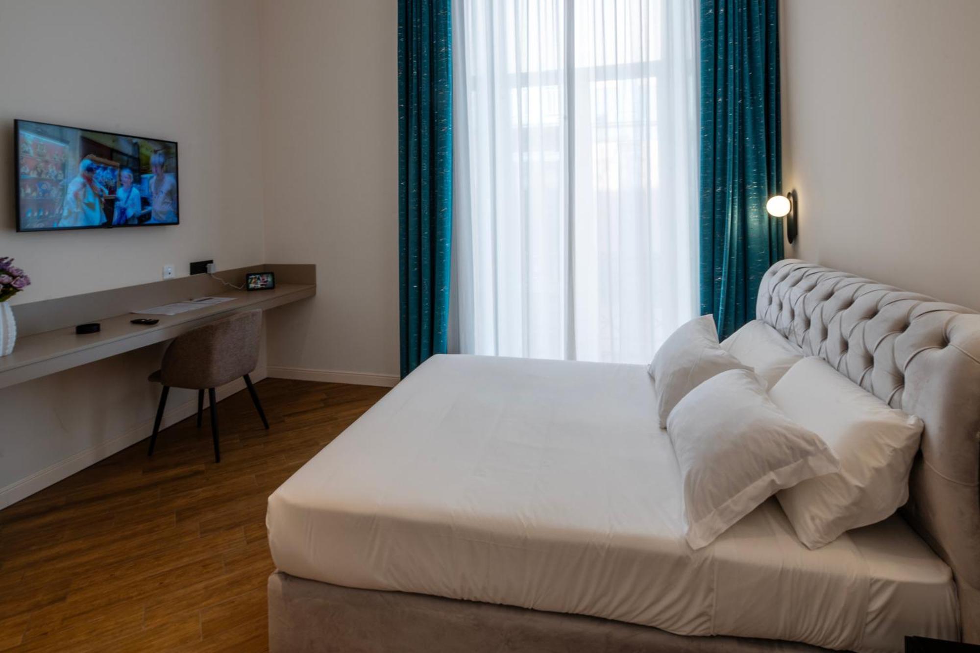 Maison Toledo Suites Неаполь Экстерьер фото